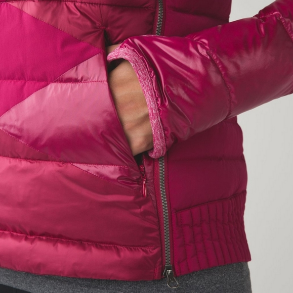 *SOLD* Lululemon 'Down Right Cozy Pullover' Goose - Picture 11 of 12